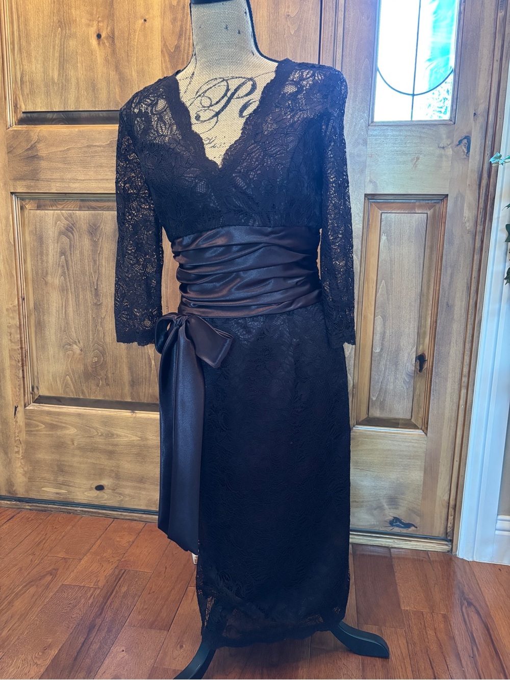 Deep Purple Lace V-Neck Cocktail Dress with Satin Sash